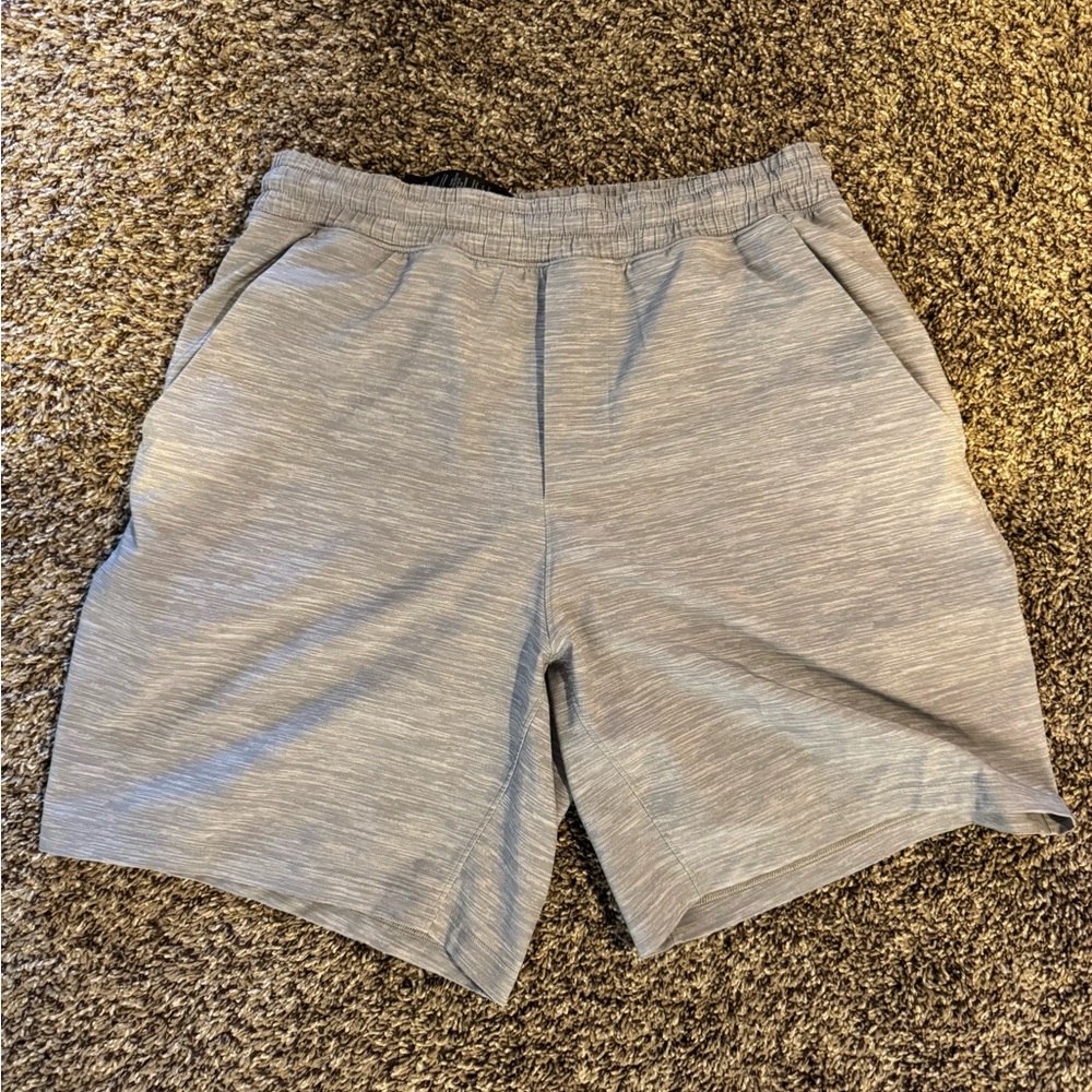 Lululemon Men’s Pace Breaker Shorts, Lined, heather grey, small, 7in inseam